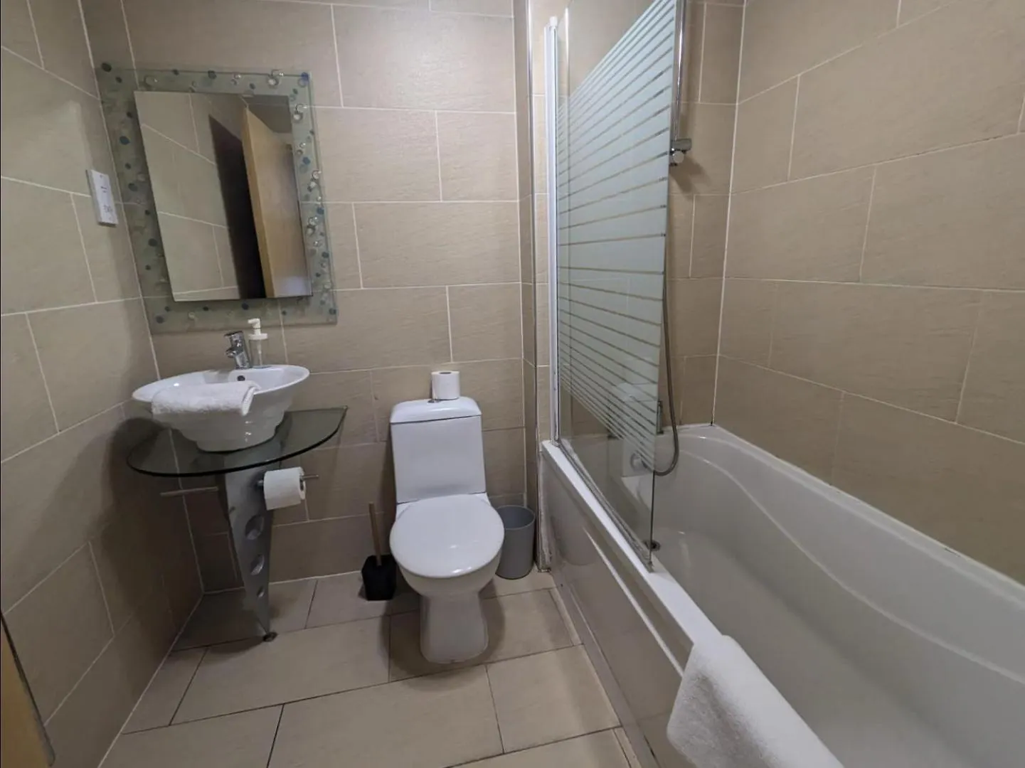Newcastle Riverside Executive Apartment